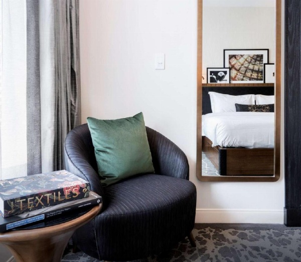 LondonHouse Chicago, Curio Collection by Hilton image 14