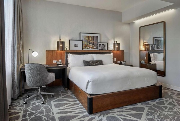 LondonHouse Chicago, Curio Collection by Hilton image 43