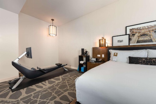 LondonHouse Chicago, Curio Collection by Hilton image 70