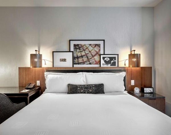 LondonHouse Chicago, Curio Collection by Hilton image 72
